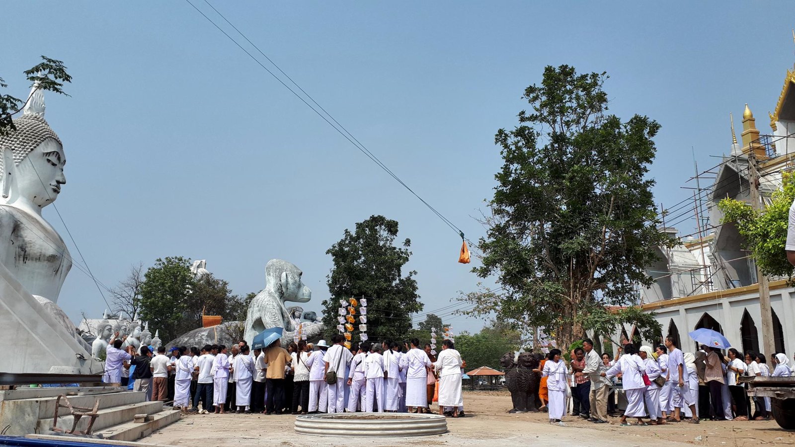 อัญเชิญพระธาตุ.jpg